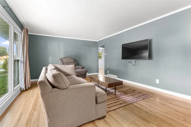 $185,000 | 336 Kenilworth Drive, Rockford, IL 61108