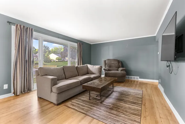 $185,000 | 336 Kenilworth Drive, Rockford, IL 61108