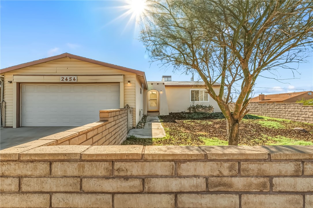2454 Ripple Drive Bullhead City, AZ 86429 - Photo 2 of 37