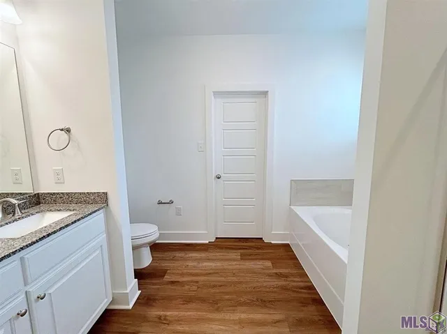 $2,600 | 608 Lake Shelf Drive, Baton Rouge, LA 70820