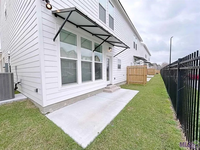 $2,600 | 608 Lake Shelf Drive, Baton Rouge, LA 70820