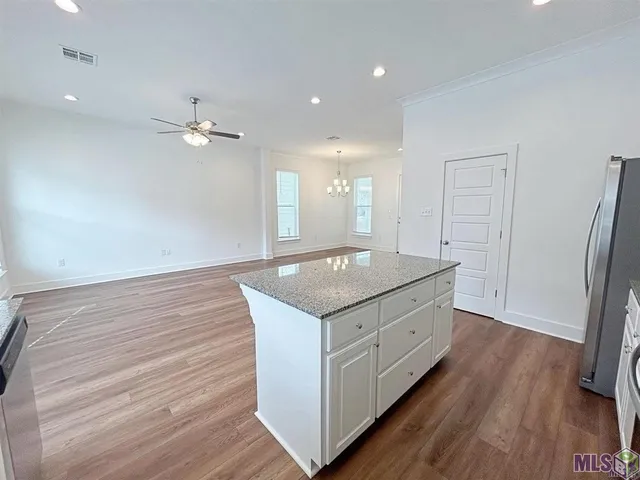 $2,600 | 608 Lake Shelf Drive, Baton Rouge, LA 70820