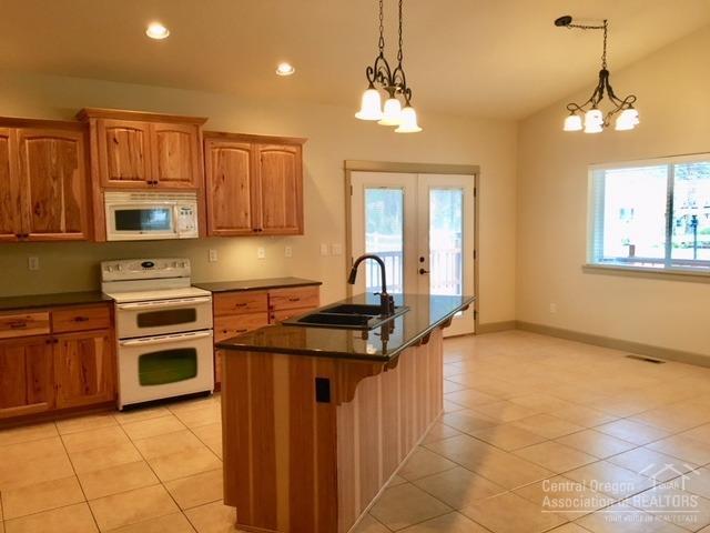59893 Navajo Road Bend, OR 97702 - Photo 3 of 13 Additional Photo