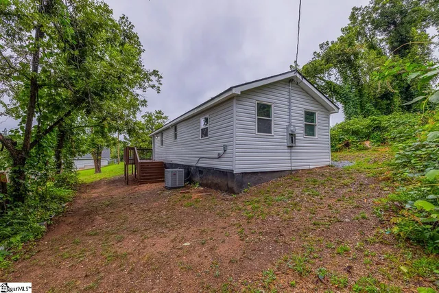 $110,000 | 611 Hunters Court, Laurens, SC 29360