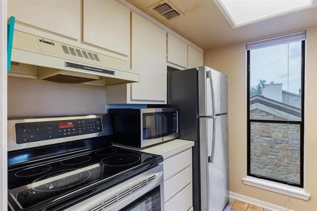 $479,000 | 704 Horseshoe Bay Boulevard, Unit F, Horseshoe Bay, TX 78657