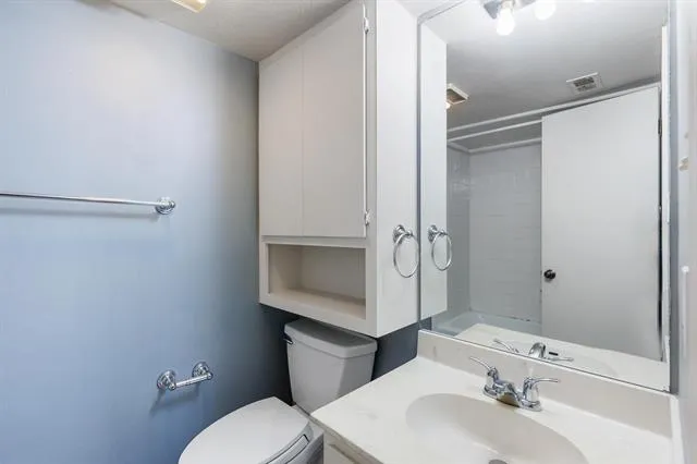 $479,000 | 704 Horseshoe Bay Boulevard, Unit F, Horseshoe Bay, TX 78657