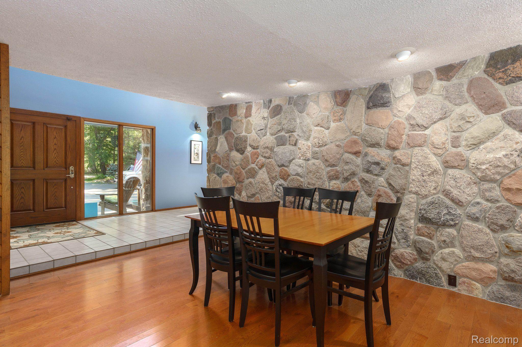 1375 Dutton Road Rochester, MI 48306 - Photo 20 of 55 Gallery Image 20
