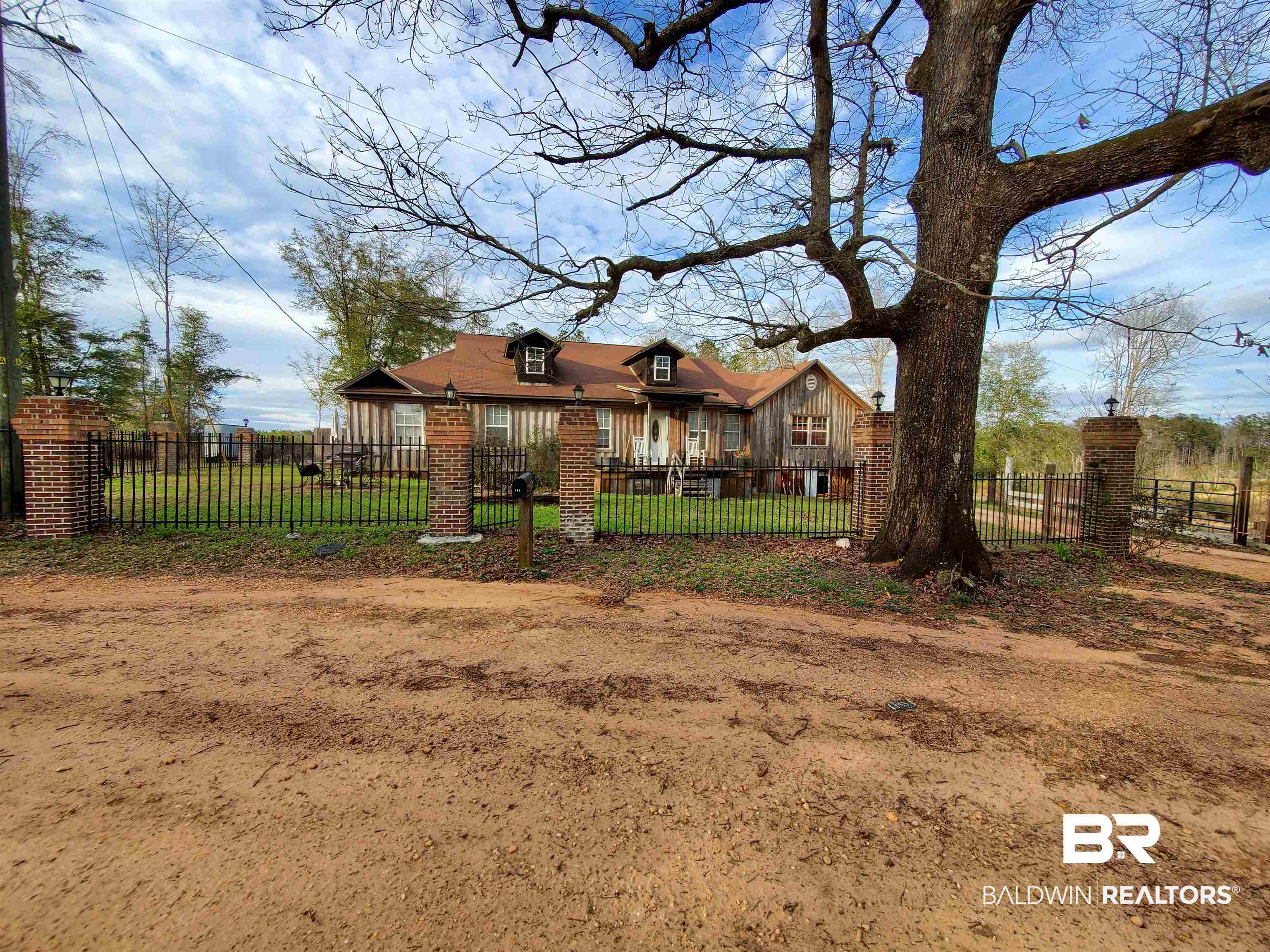 196 Tag Road Monroeville, AL 36460 - Photo 2 of 34