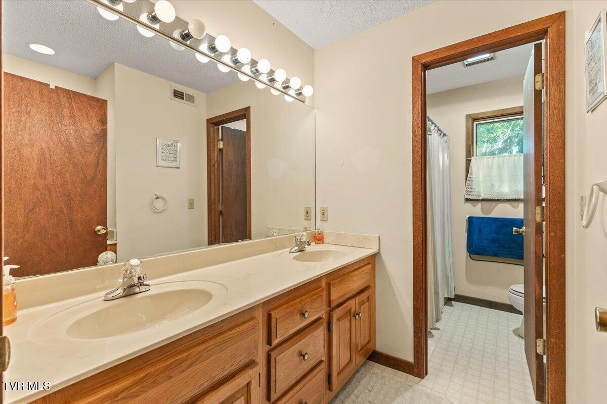 305 Pleasley Road Kingsport, TN 37660 - Photo 75 of 89 71-128A9028