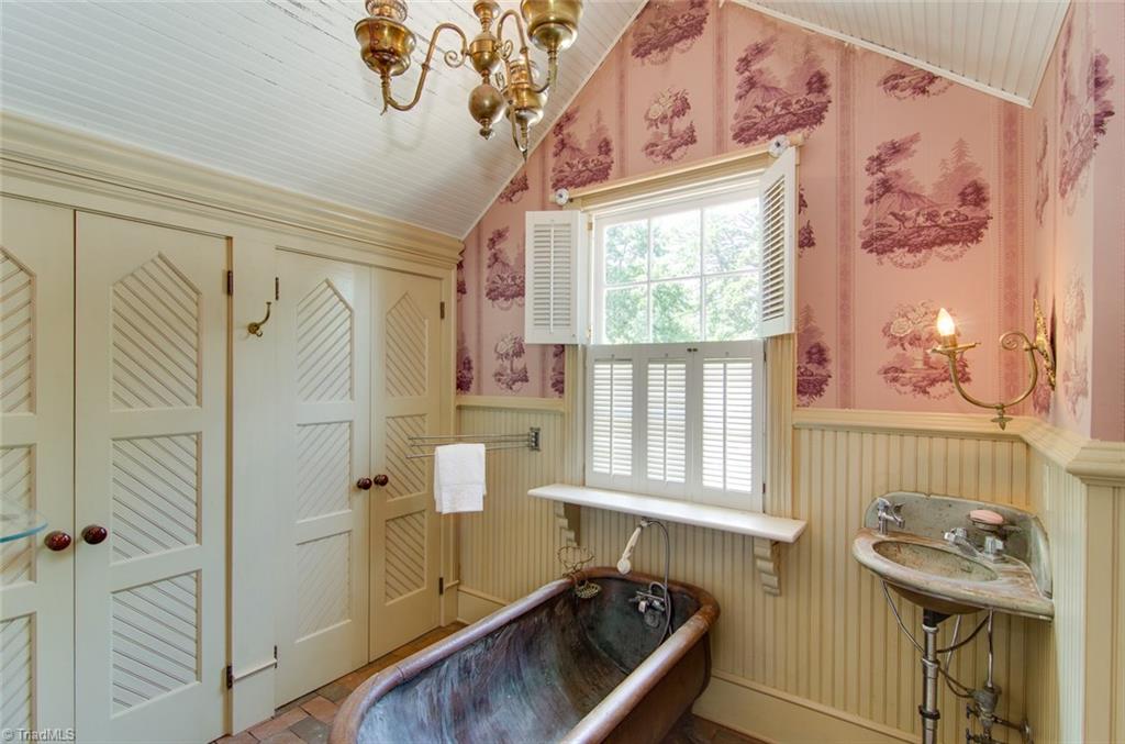 710 Brookside Drive High Point, NC 27262 - Photo 21 of 27