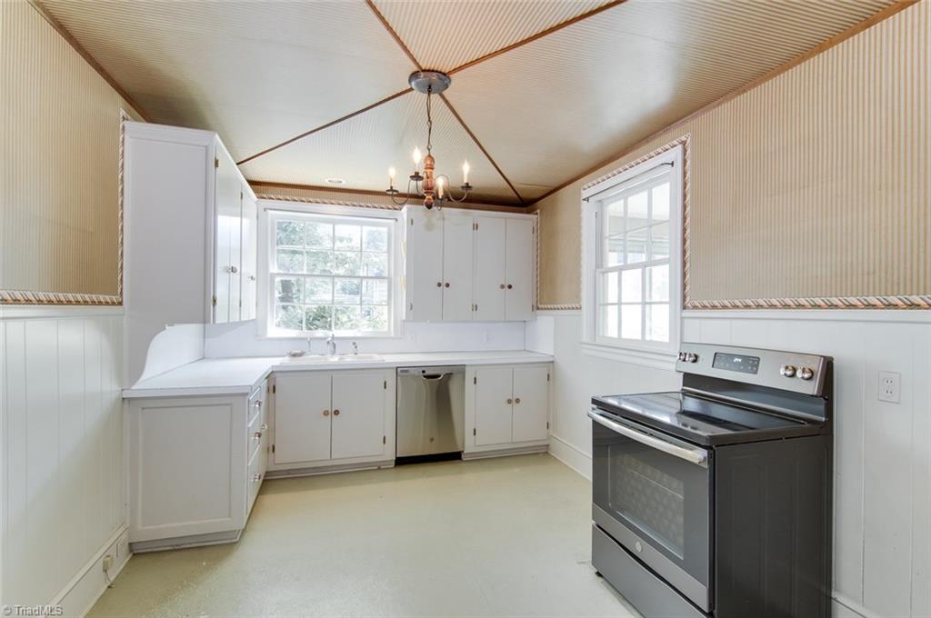 710 Brookside Drive High Point, NC 27262 - Photo 8 of 27