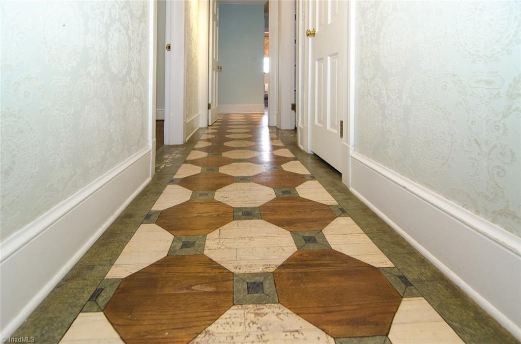 710 Brookside Drive High Point, NC 27262 - Photo 10 of 27