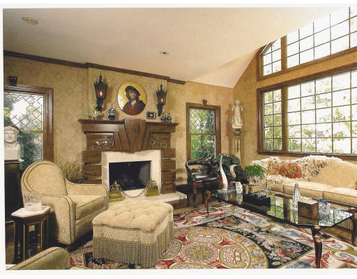 32 Baldpate Hill Road Newton, MA 02459 - Photo 4 of 6 Gallery Image 4
