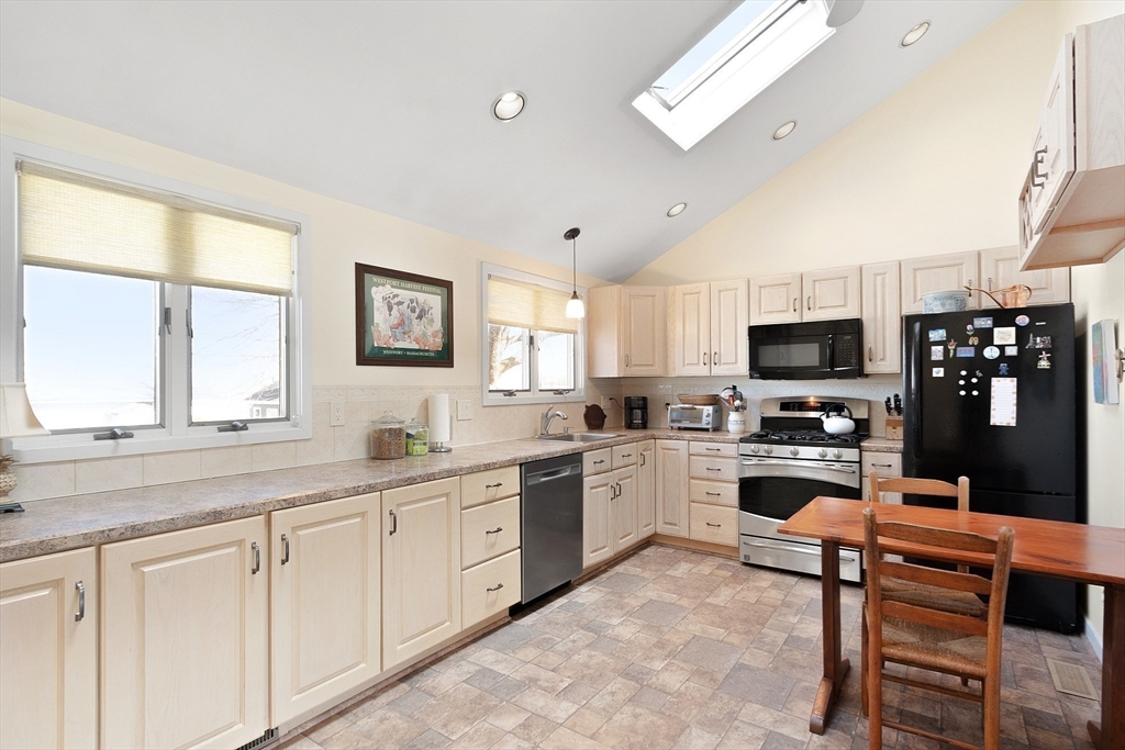 59 Porter Road Marlborough, MA 01752 - Photo 12 of 35 Gallery Image 12