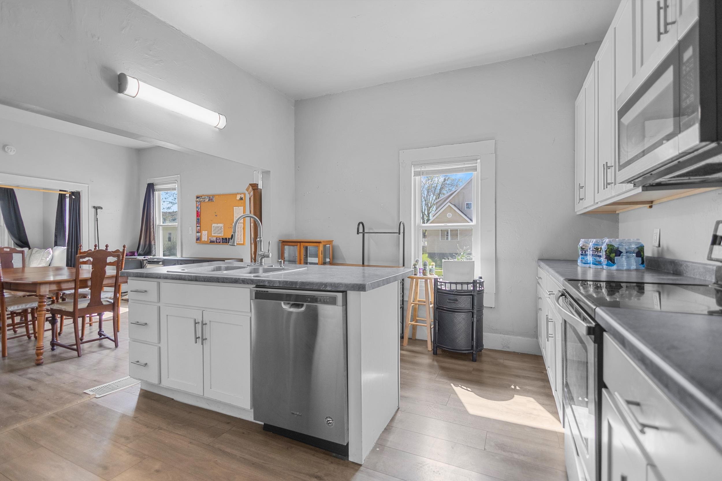 303 Congress Street Oconto, WI 54153 - Photo 10 of 46