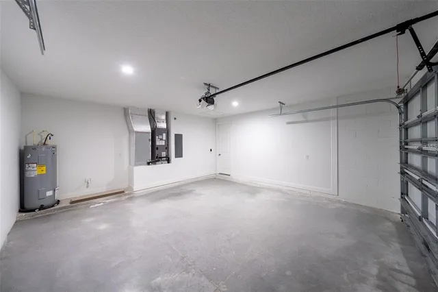 $390,000 | 8412 Southeast 160th Place, Summerfield, FL 34491