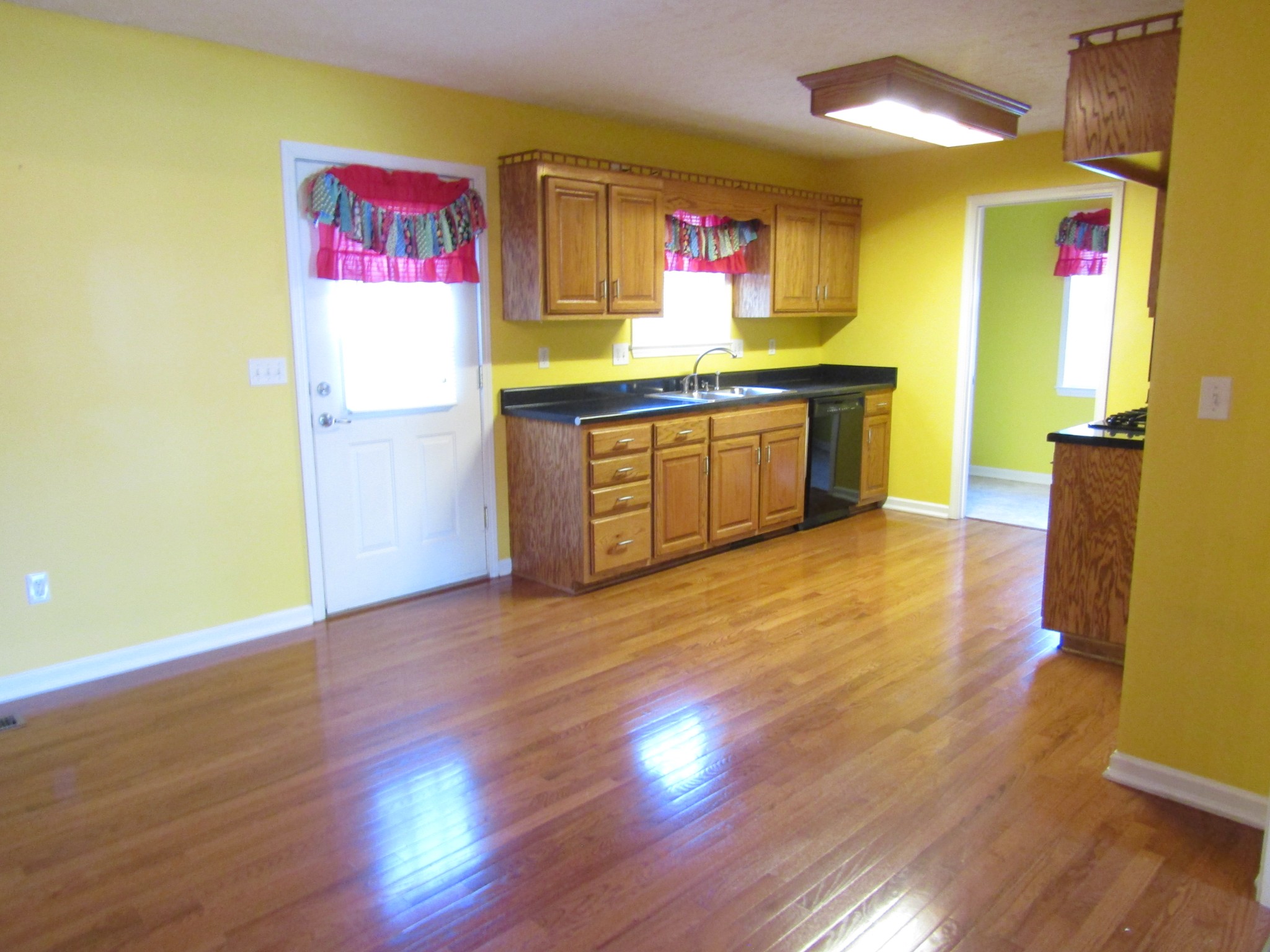 371 Hillcrest Road Manchester, TN 37355 - Photo 9 of 22 Gallery Image 9