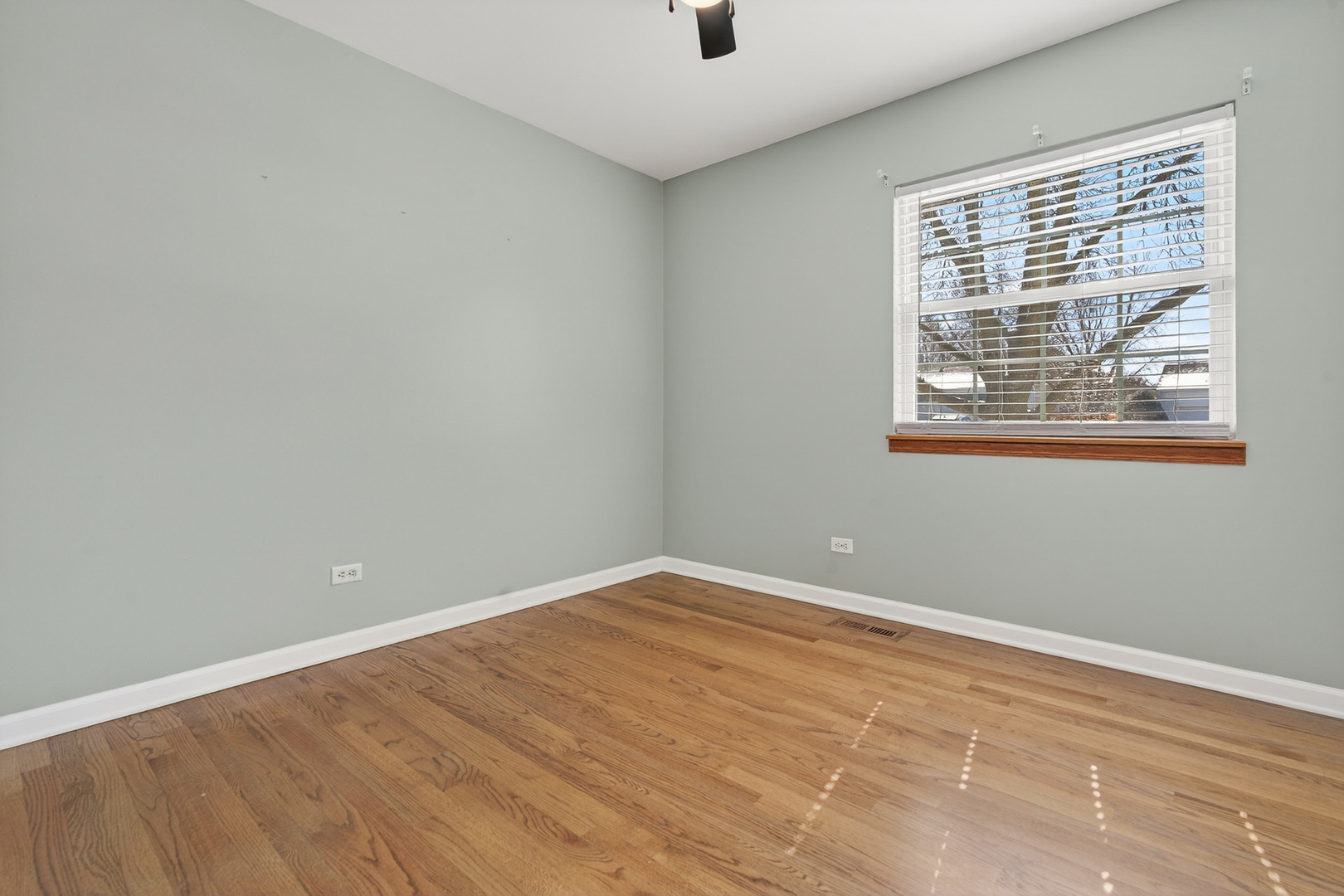 1333 Purdue Avenue Naperville, IL 60565 - Photo 15 of 30