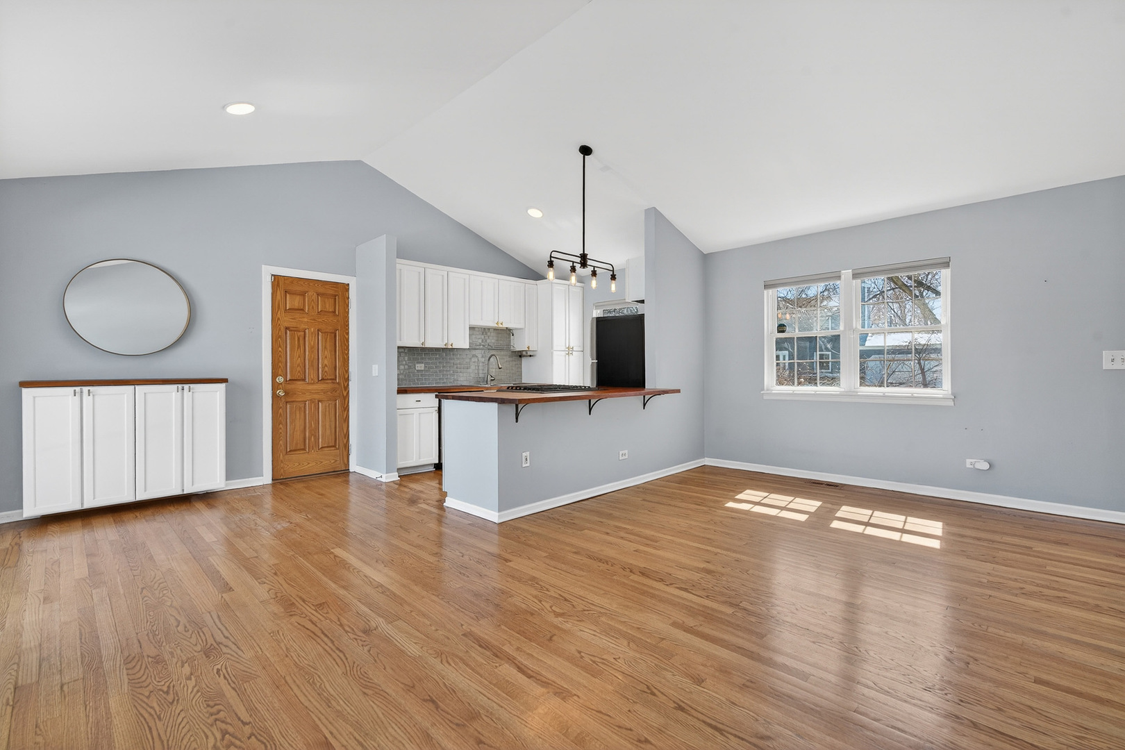 1333 Purdue Avenue Naperville, IL 60565 - Photo 5 of 30