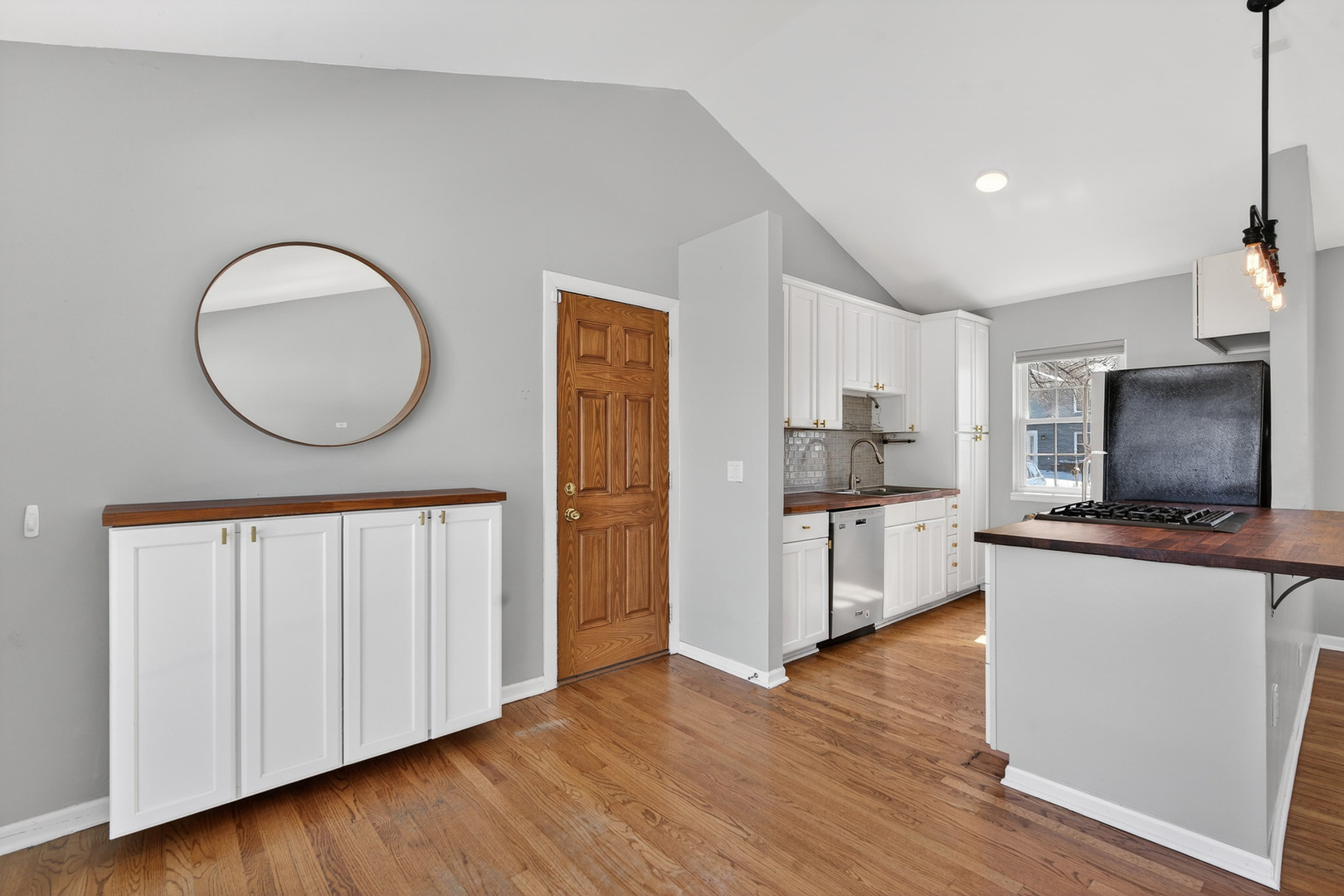 1333 Purdue Avenue Naperville, IL 60565 - Photo 7 of 30