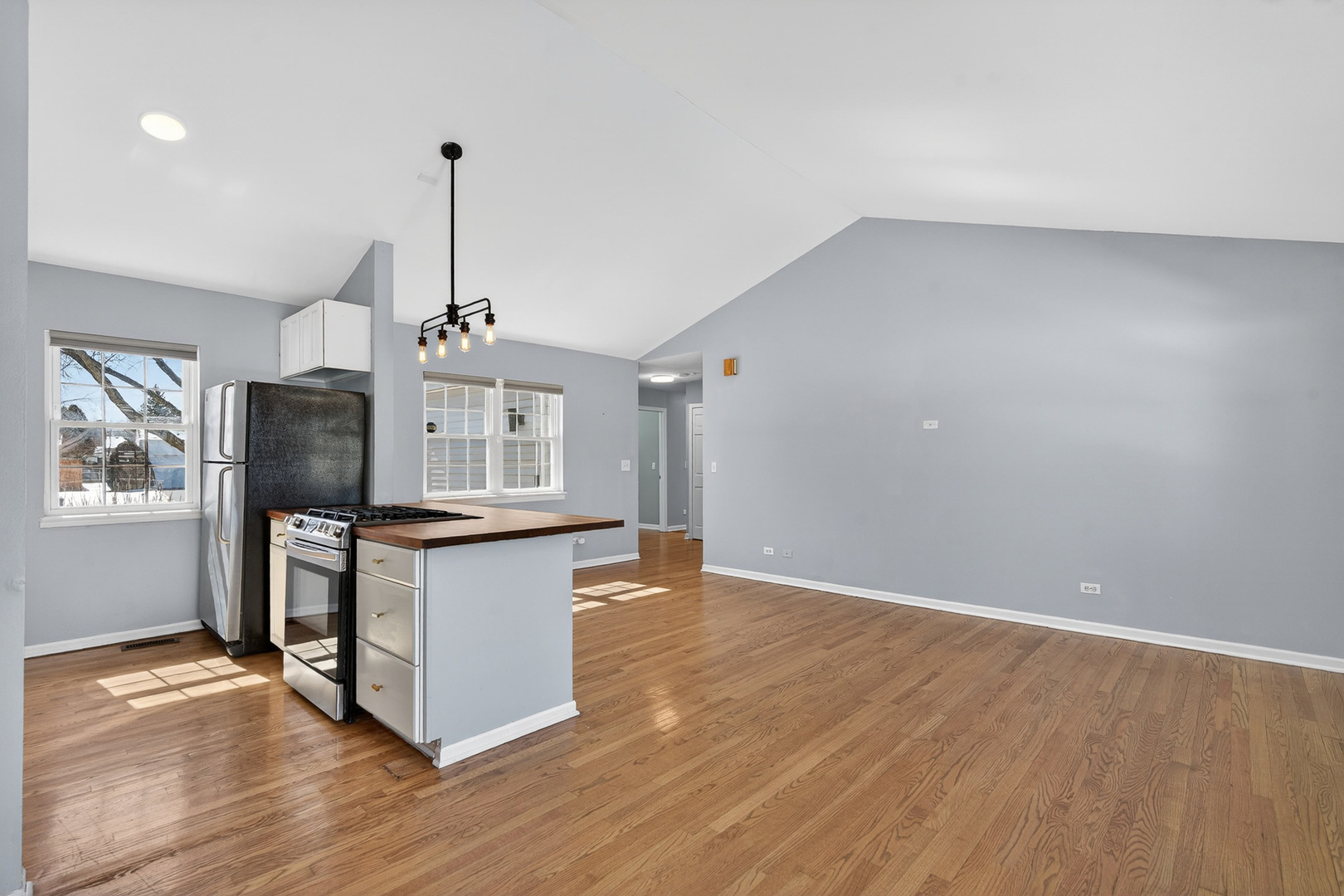 1333 Purdue Avenue Naperville, IL 60565 - Photo 9 of 30