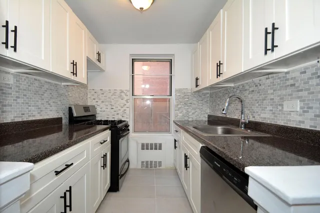 $190,000 | 67-12 Yellowstone Boulevard, Unit B11 | Forest Hills Ward