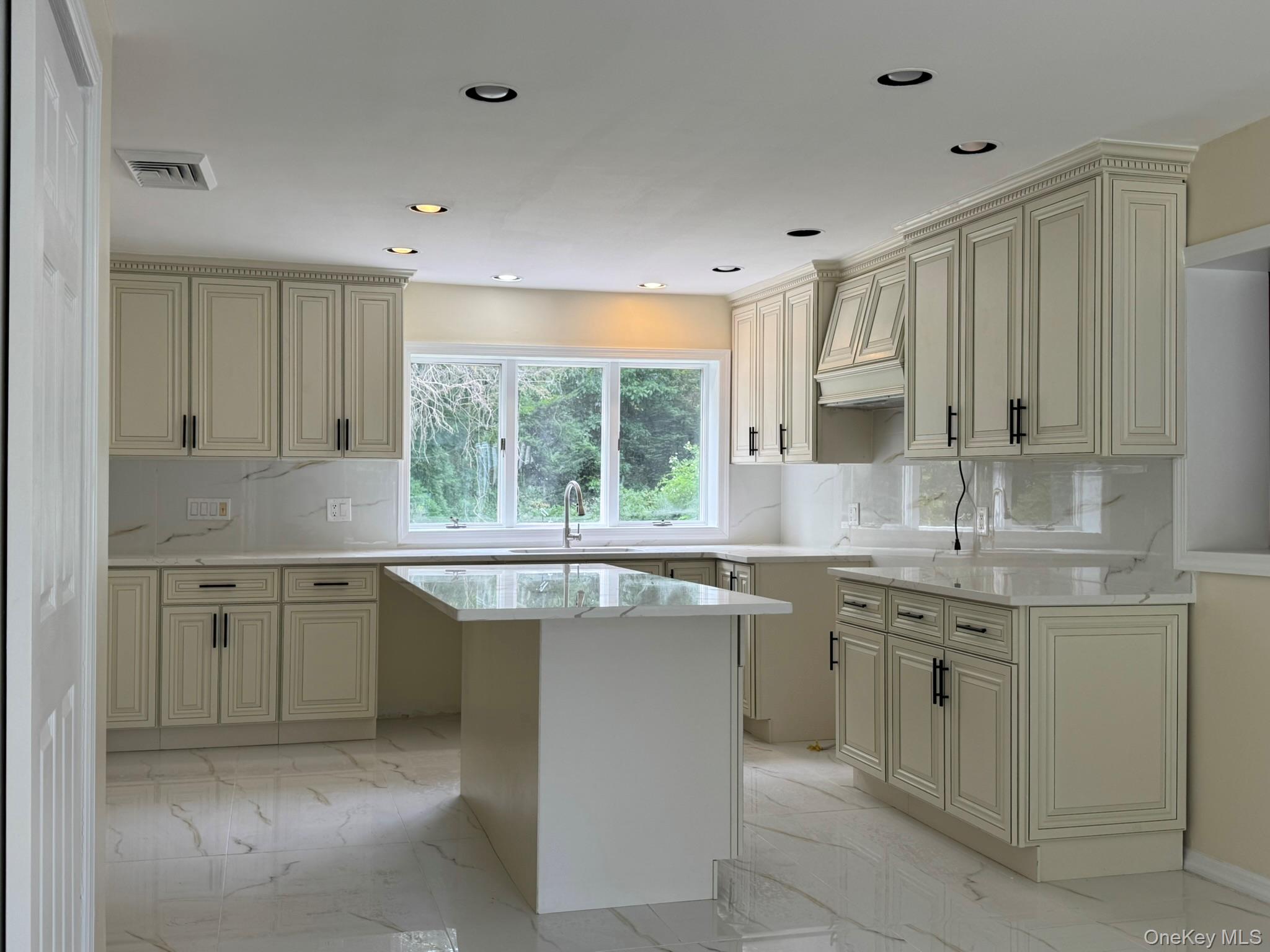 227 Beverly Road Huntington Station, NY 11746 - Photo 23 of 39
