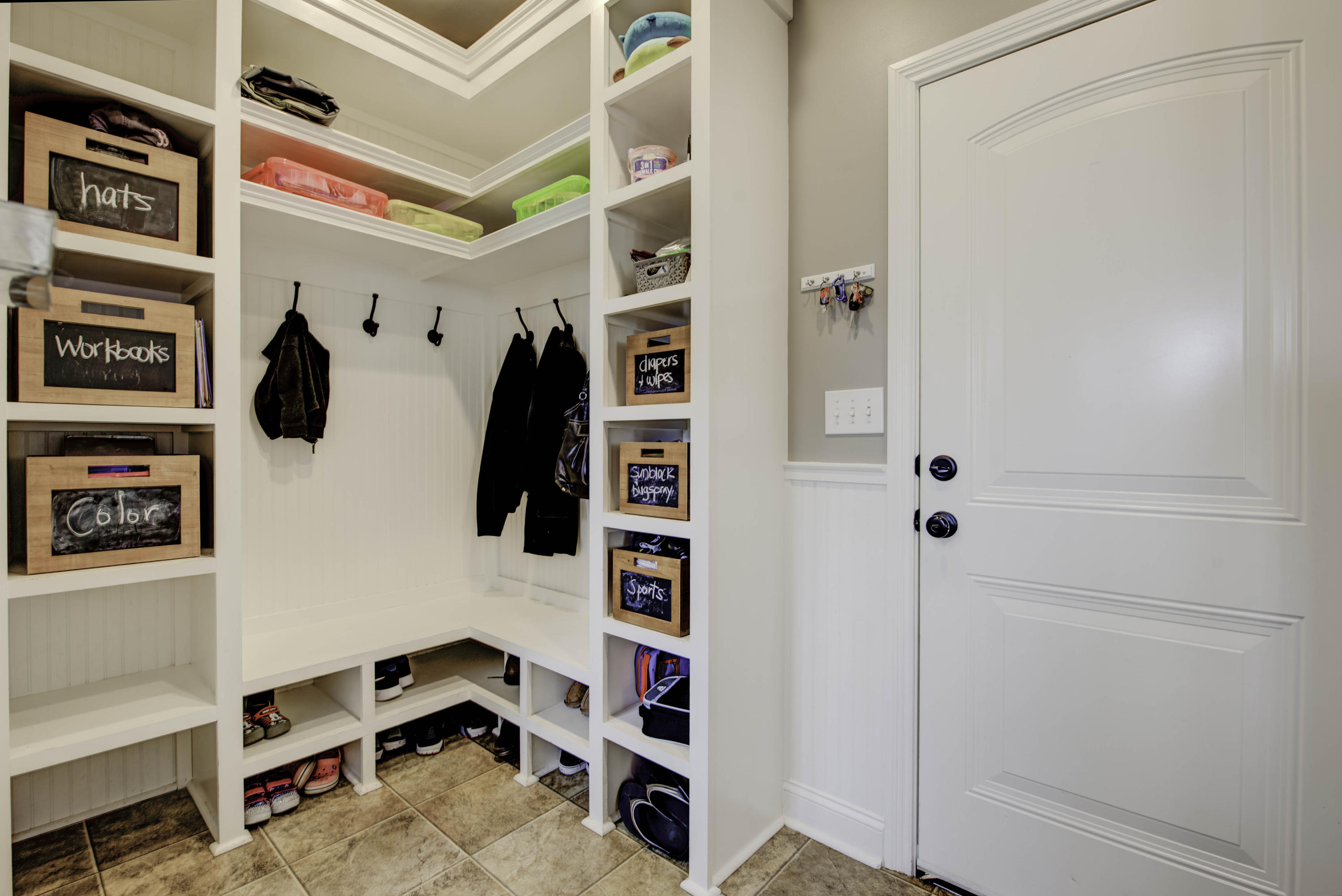 103 Cres View Lane Oak Ridge, TN 37830 - Photo 16 of 33 Mudroom
