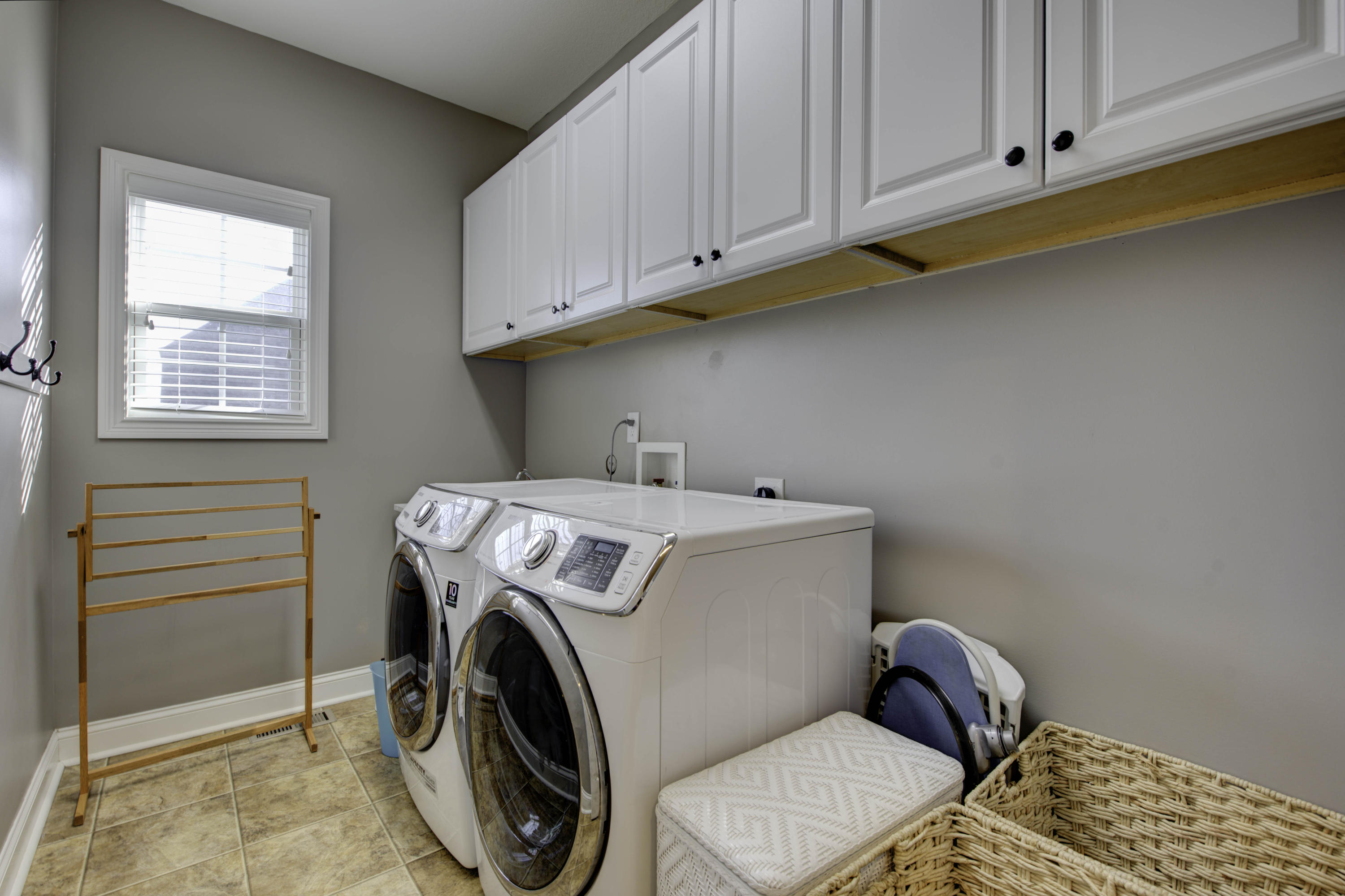 103 Cres View Lane Oak Ridge, TN 37830 - Photo 17 of 33 Laundry Room