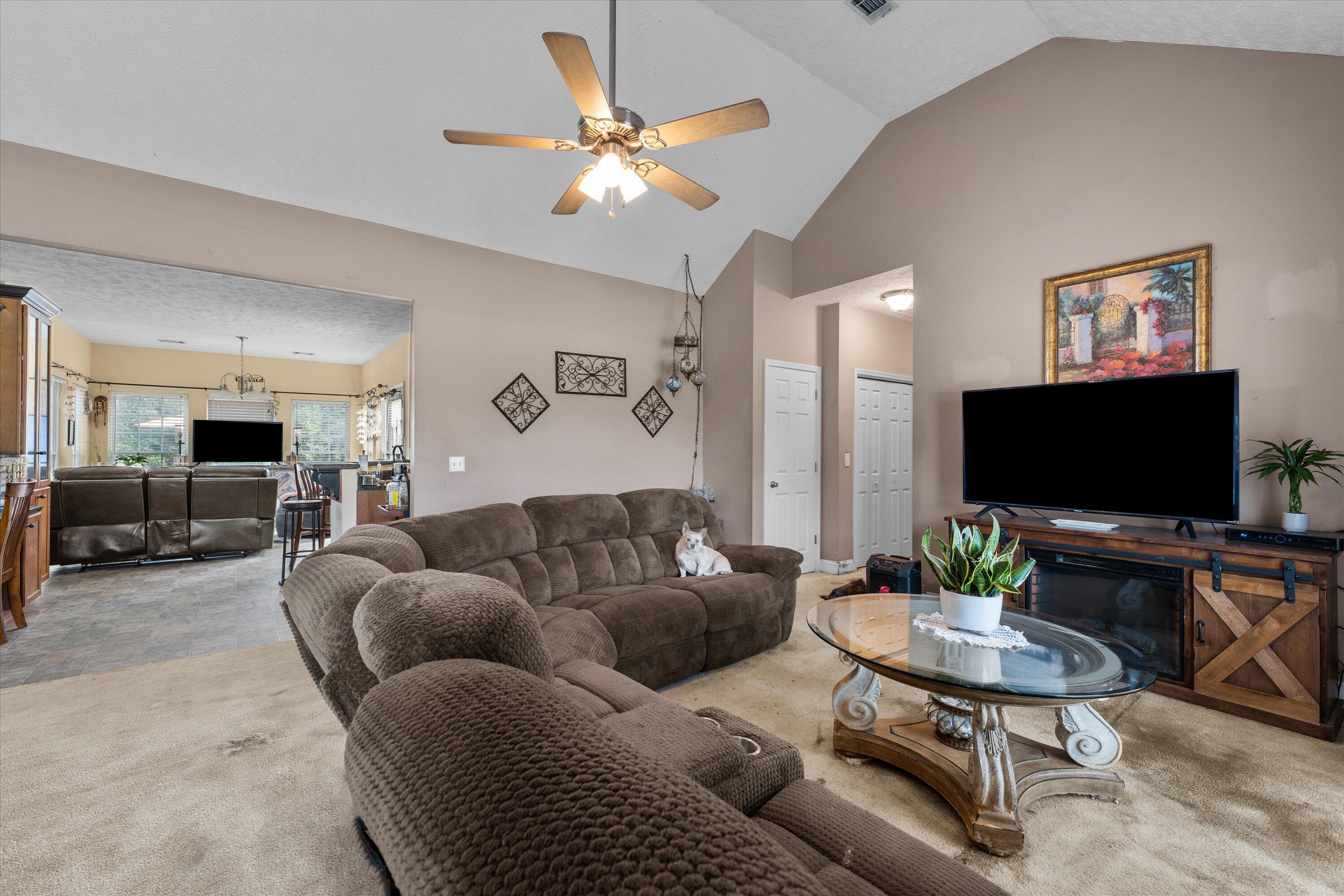1126 Springfield Church Road Trenton, SC 29847 - Photo 26 of 44 Greatroom
