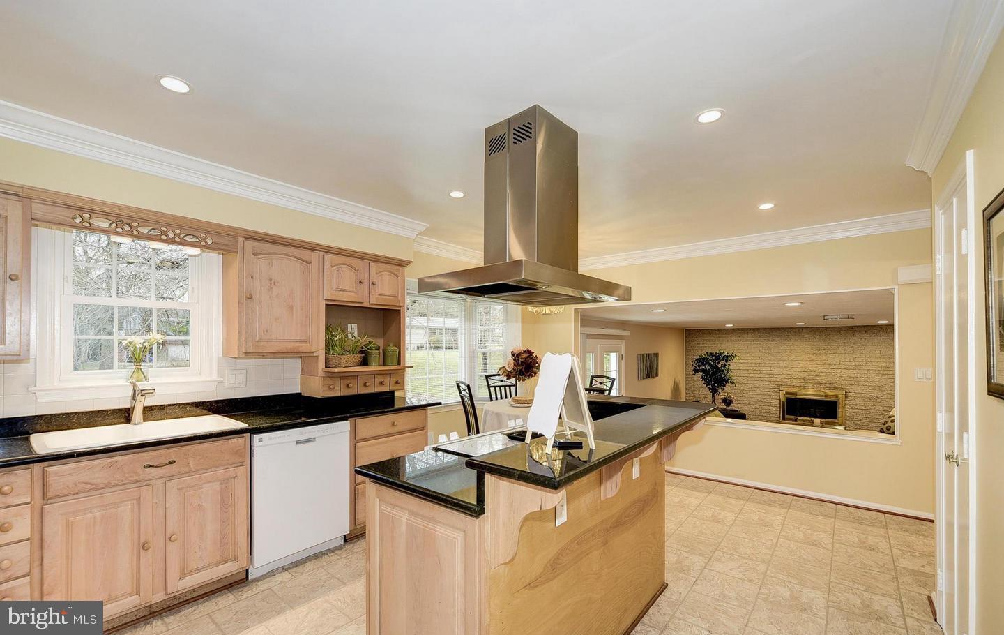 2709 Village Lane Silver Spring, MD 20906 - Photo 4 of 56 Gallery Image 4