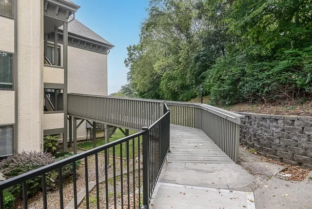 $139,950 | 303 East Partridge Avenue, Unit G, Independence, MO 64055