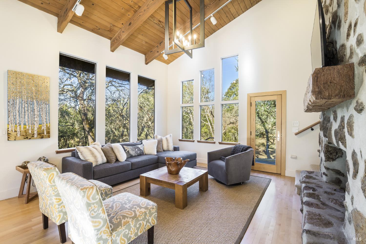 705 Chiquita Road Healdsburg, CA 95448 - Photo 5 of 72 Gallery Image 5