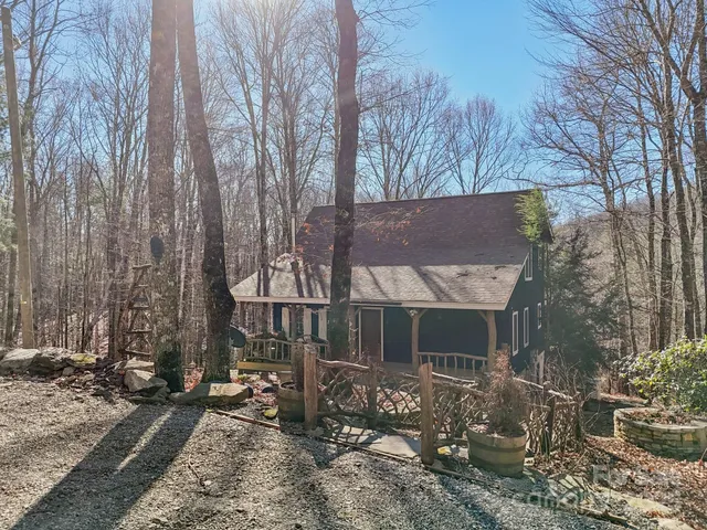 $495,000 | 102 Knobster Way, Glenville, NC 28736