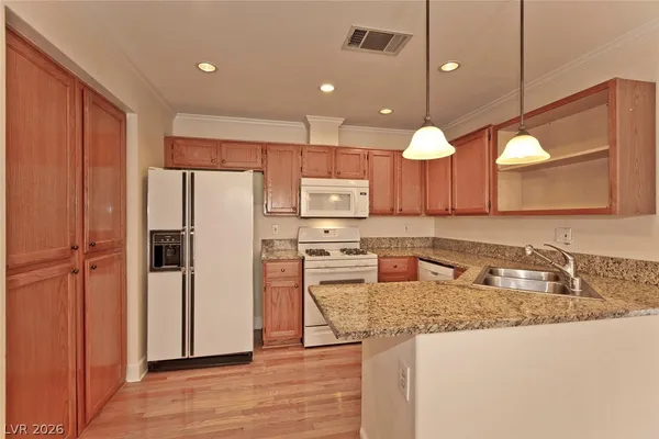 $1,950 | 2828 Autumn Haze Lane, Las Vegas, NV 89117