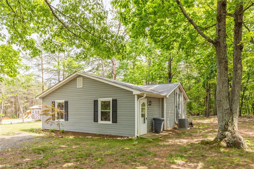1030 Tiger Trail Road King, NC 27021 - Photo 15 of 21