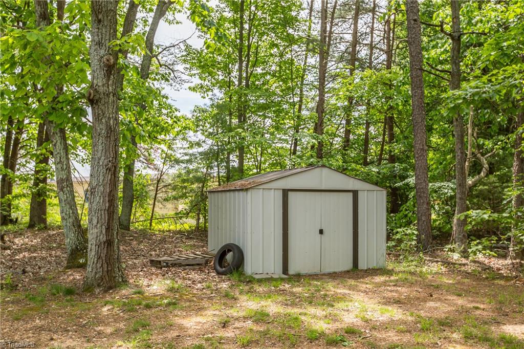 1030 Tiger Trail Road King, NC 27021 - Photo 18 of 21