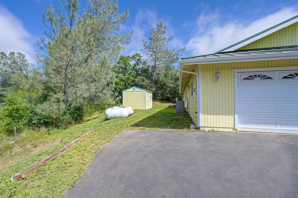 6181 Lambert Lane El Dorado, CA 95623 - Photo 72 of 80 a view of a back yard of the house