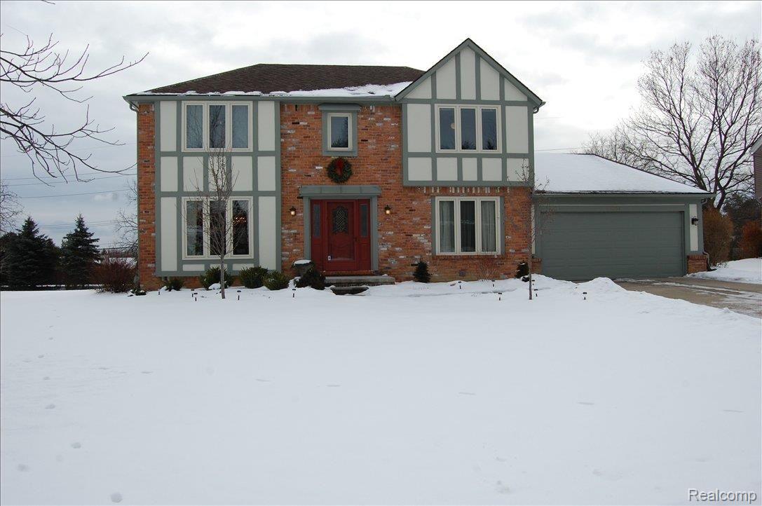 2251 Chippenham Chase Rochester, MI 48306 - Photo 1 of 22 VT Curb.jpg