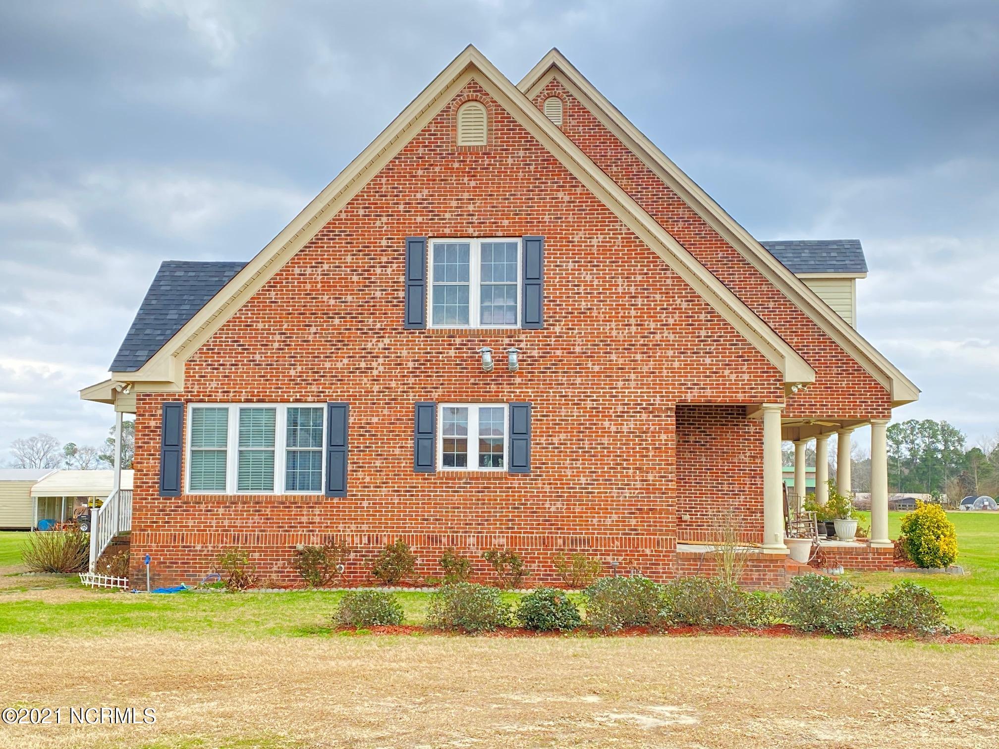 591 Reedsford Road Clinton, NC 28328 - Photo 5 of 41 IMG_3934