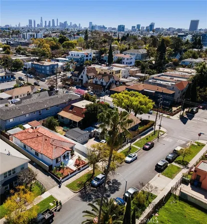 $1,195,000 | 916 North Oxford Avenue, Los Angeles, CA 90029