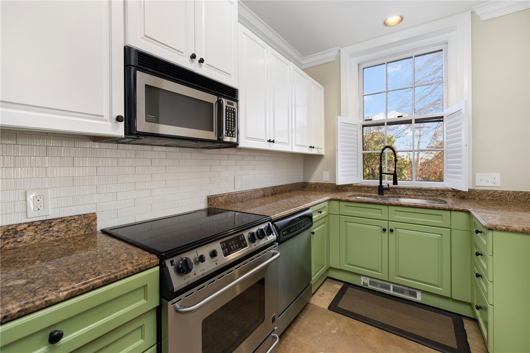 72 Manning Street, Unit 1 Providence, RI 02906 - Photo 13 of 33