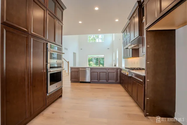 $1,189,900 | 15 Ashlynn Court, Manalapan, NJ 07726