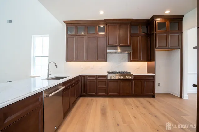 $1,189,900 | 15 Ashlynn Court, Manalapan, NJ 07726