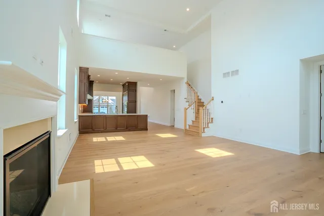 $1,189,900 | 15 Ashlynn Court, Manalapan, NJ 07726