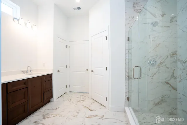 $1,189,900 | 15 Ashlynn Court, Manalapan, NJ 07726