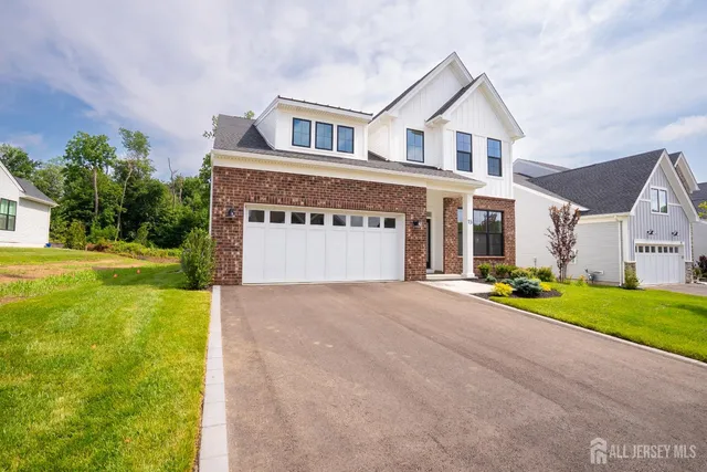 $1,189,900 | 15 Ashlynn Court, Manalapan, NJ 07726