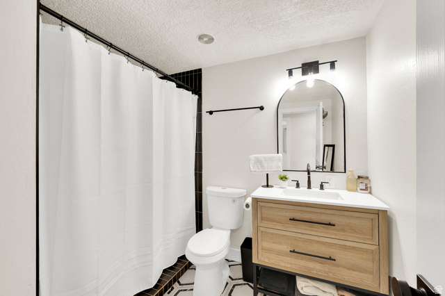 55 East Diamond Street Layton, UT 84041 - Photo 15 of 28 Bathroom