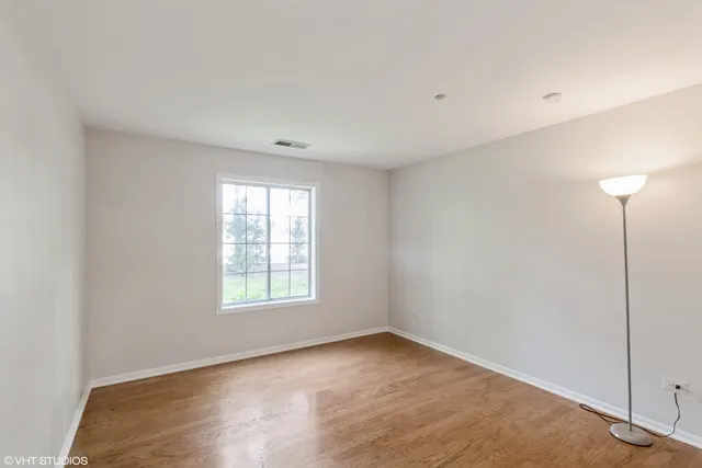 $2,350 | 1412 West Crane Street, Unit 1, Arlington Heights, IL 60004