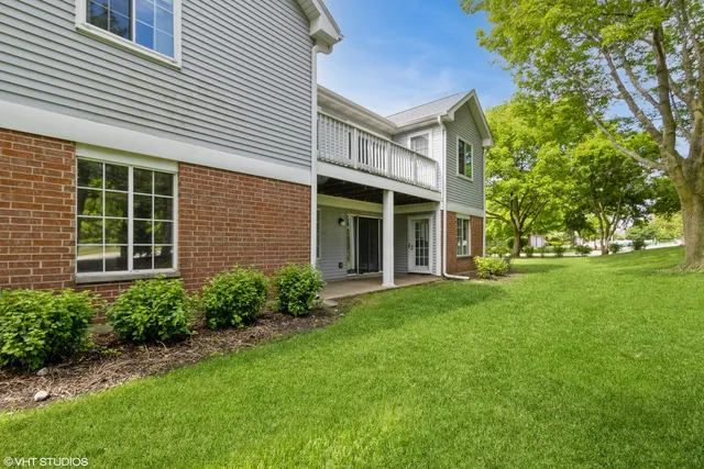 $2,350 | 1412 West Crane Street, Unit 1, Arlington Heights, IL 60004